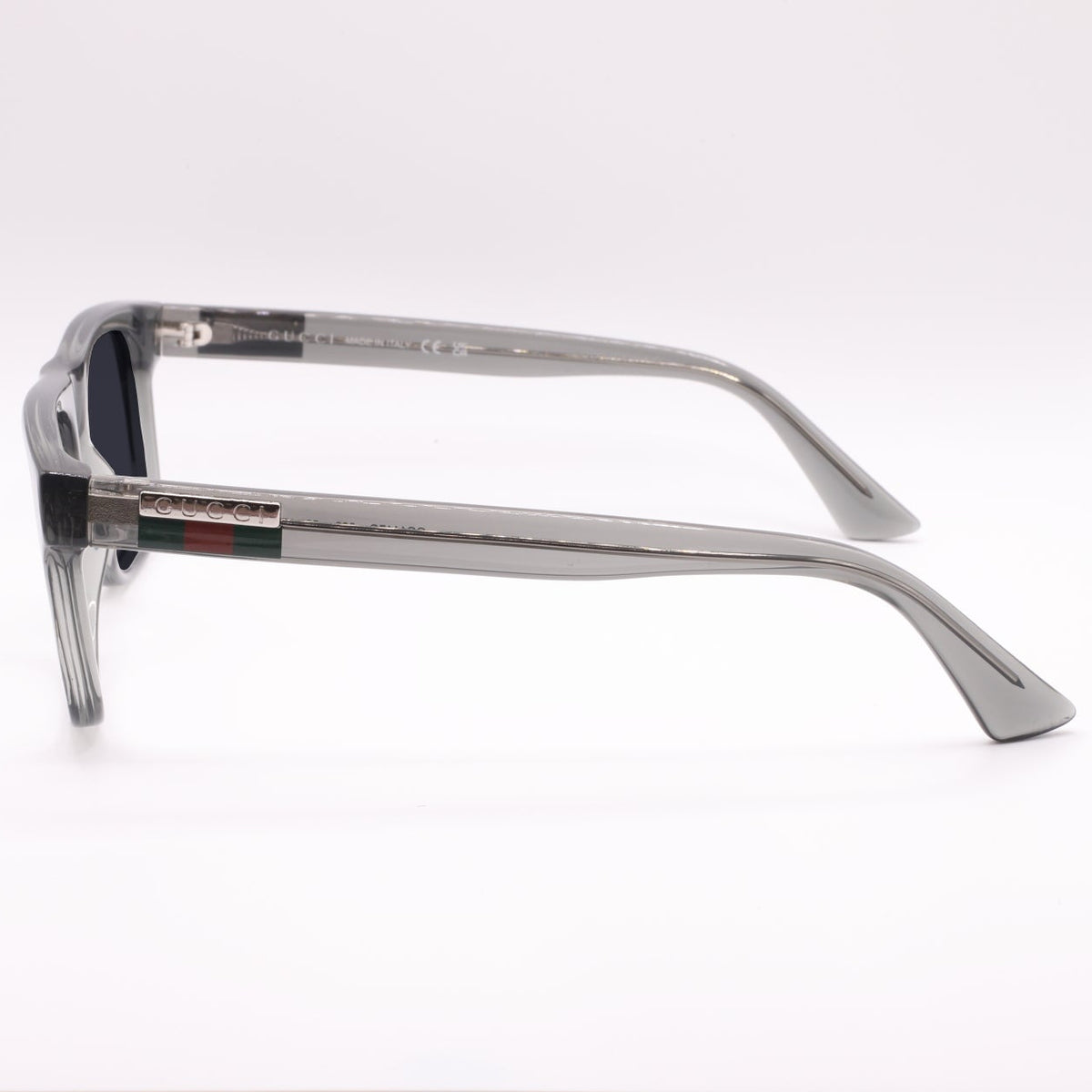 Lunette GUCCI - GG1117O, vue de profil, verres gris